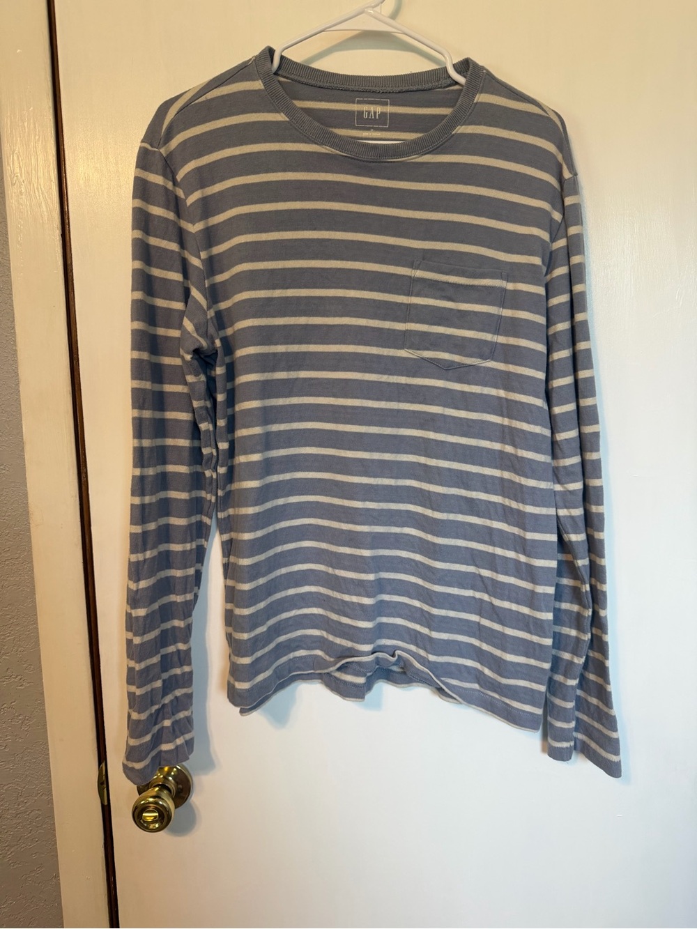 GAP Men's Long-Sleeve Striped Pocket Tee - Blue & White